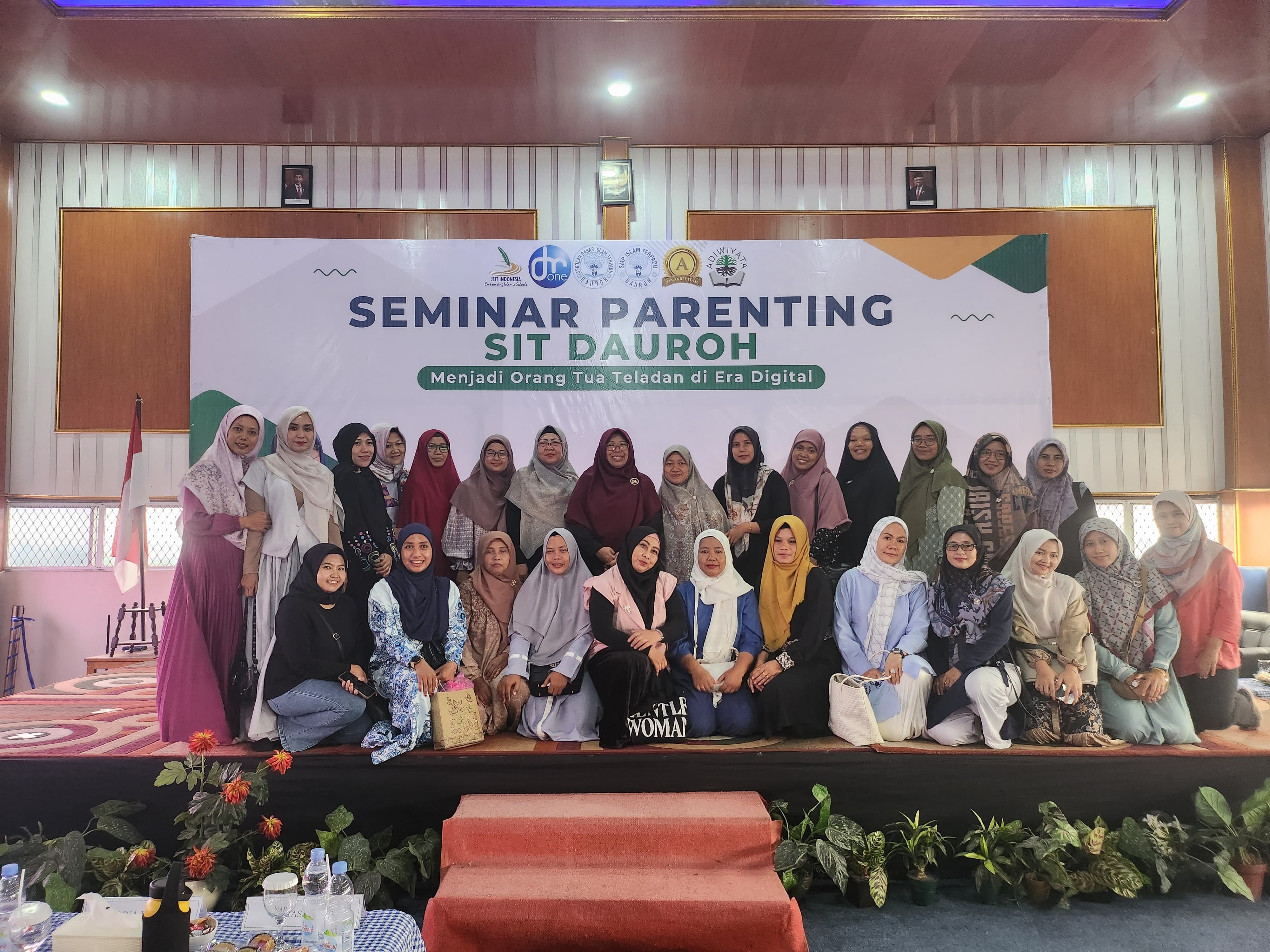 image Gelar Seminar Parenting, SIT Dauroh Siapkan Orang Tua Siswa Cerdas Digital